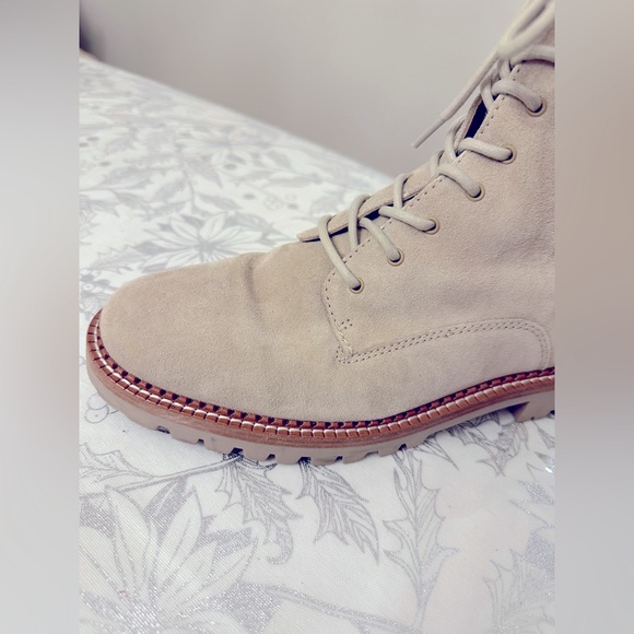 Vince Women's Cabria Lace Up Lug Sole Boots in Farro Size 10M water repellent - Picture 5 of 16